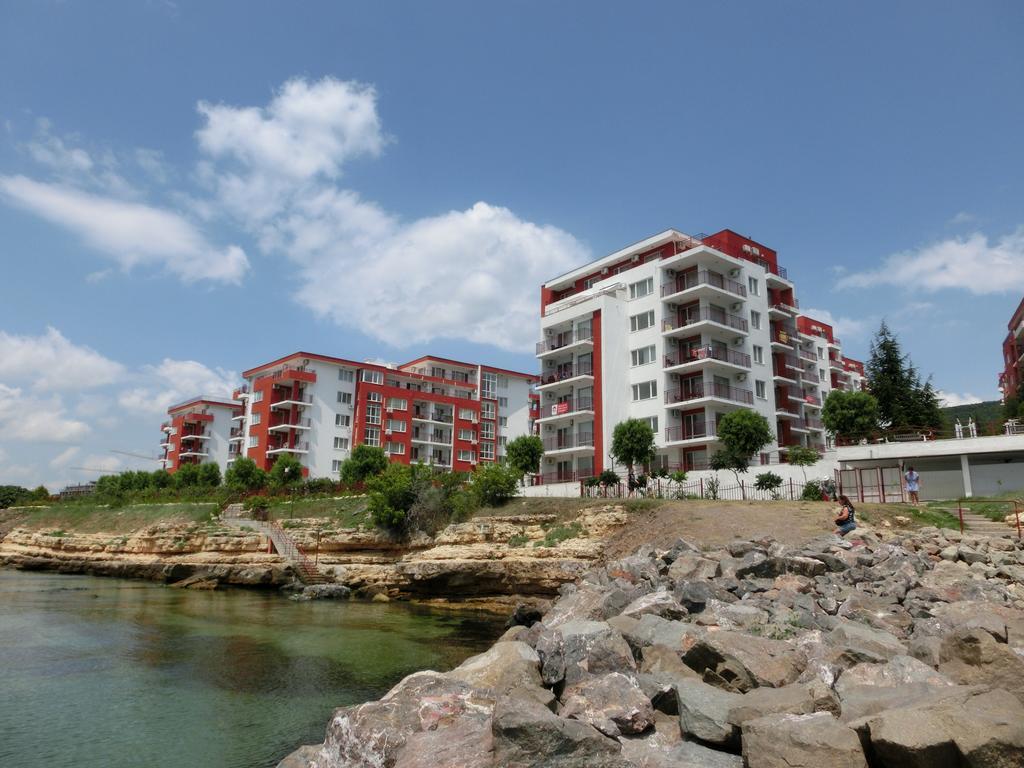 Panoramic Sea View Apartment Crown, Pools And Beach, Sveti Vlas Eksteriør bilde